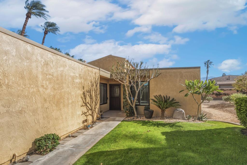 74171 Santa Rosa Circle Property Photo 2