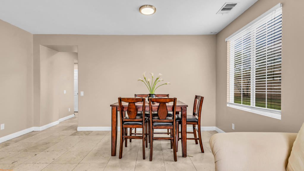 37523 Durwent Drive Property Photo 5