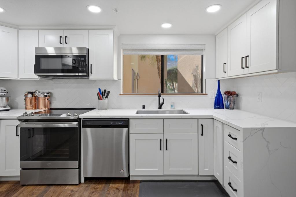1655 S Beverly A Property Photo 10