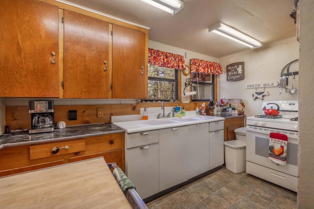 331 Mullins Drive Property Photo 19