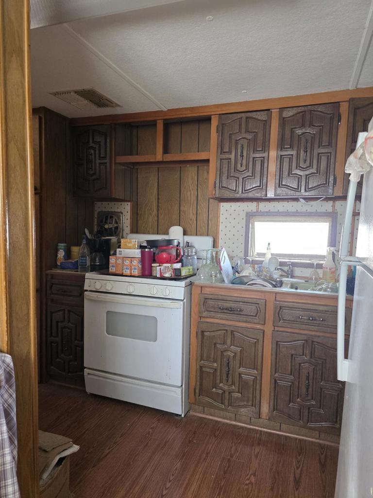 9554 Avenue E Property Photo 14