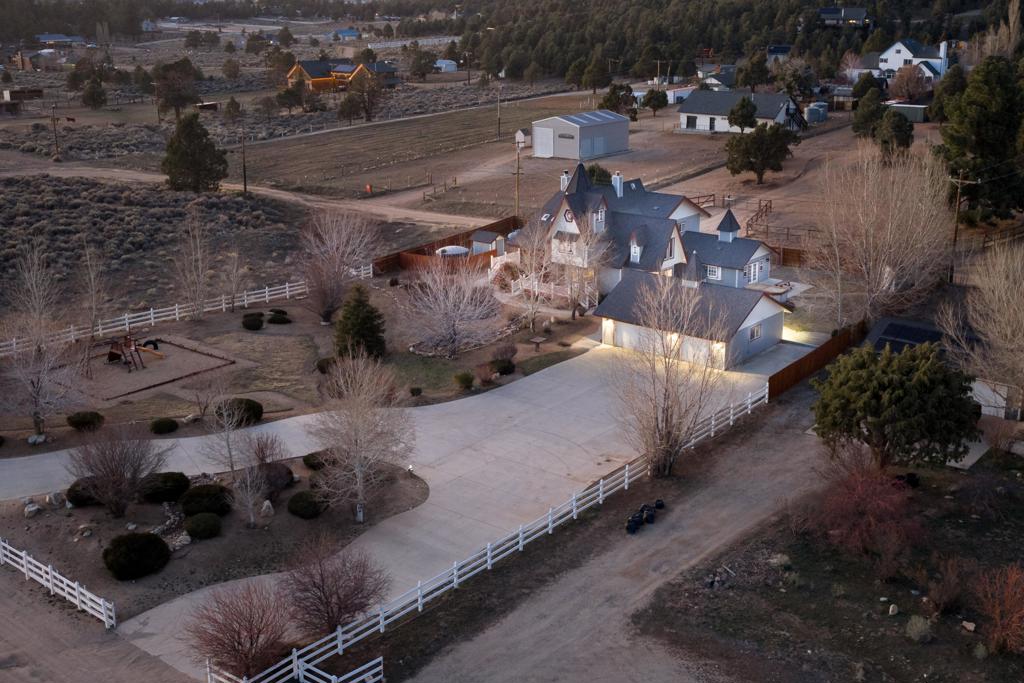 46712 Pioneer Town Road Property Photo 3