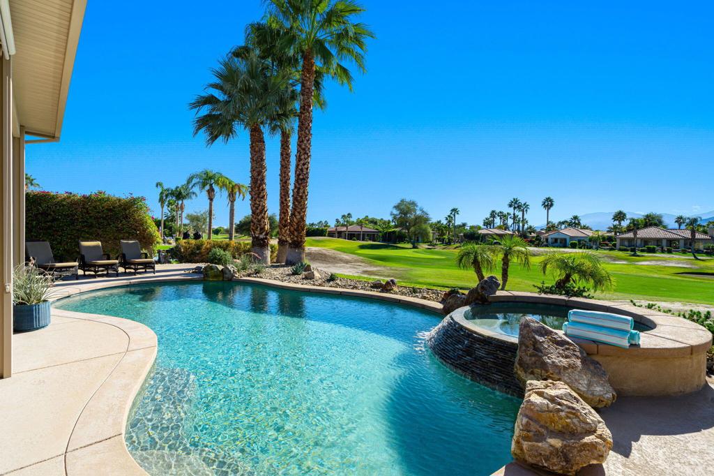 96 Via Bella Property Photo 1