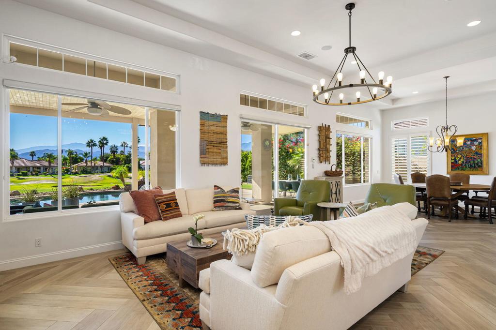 96 Via Bella Property Photo 43