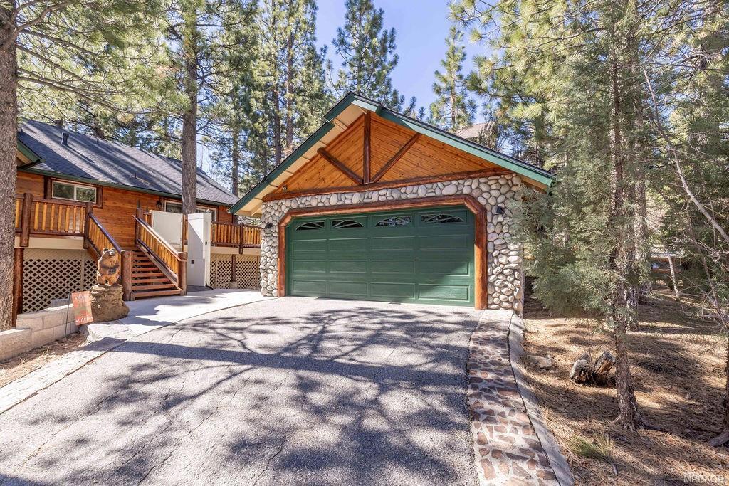 42779 Castlewood Road Property Photo 2