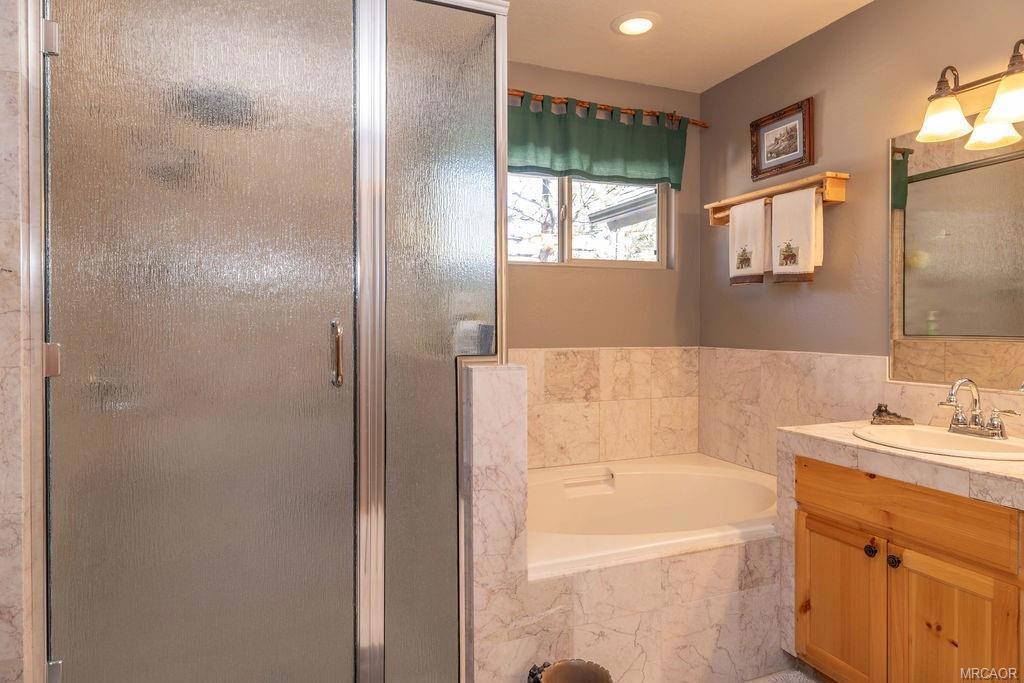 42779 Castlewood Road Property Photo 22
