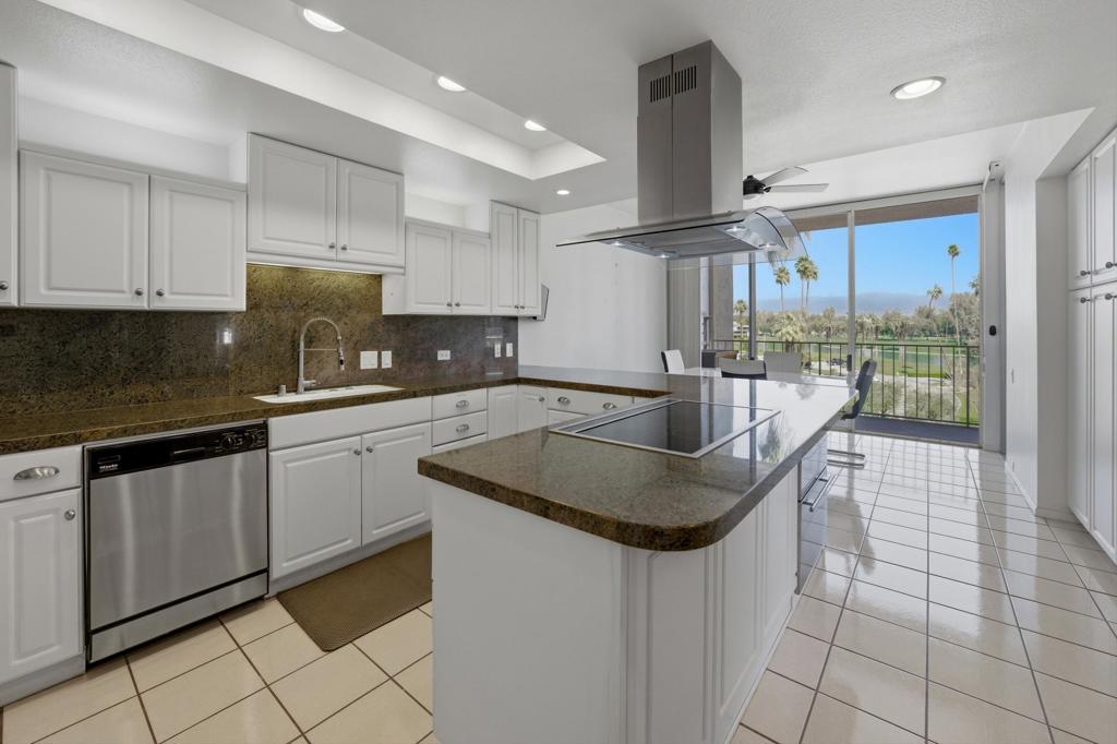 899 Island Drive 401 Property Photo 16
