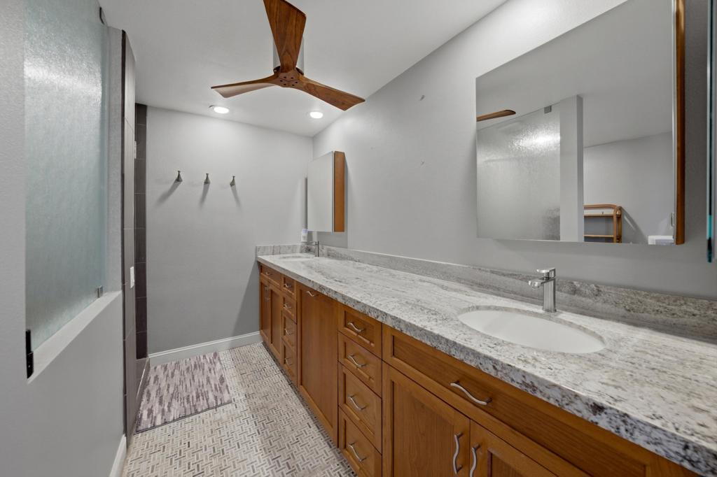 899 Island Drive 401 Property Photo 24