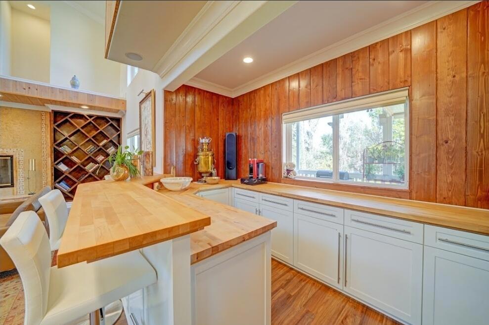 1377 Knoll Road #b Property Photo 5