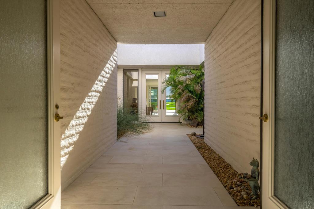 1 Mayfair Drive Property Photo 10