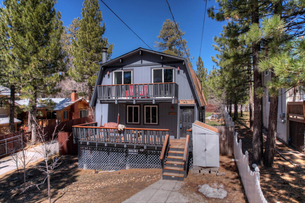 40138 Hillcrest Drive Property Photo 4