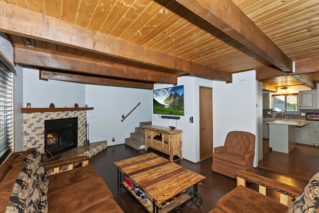 40138 Hillcrest Drive Property Photo 14