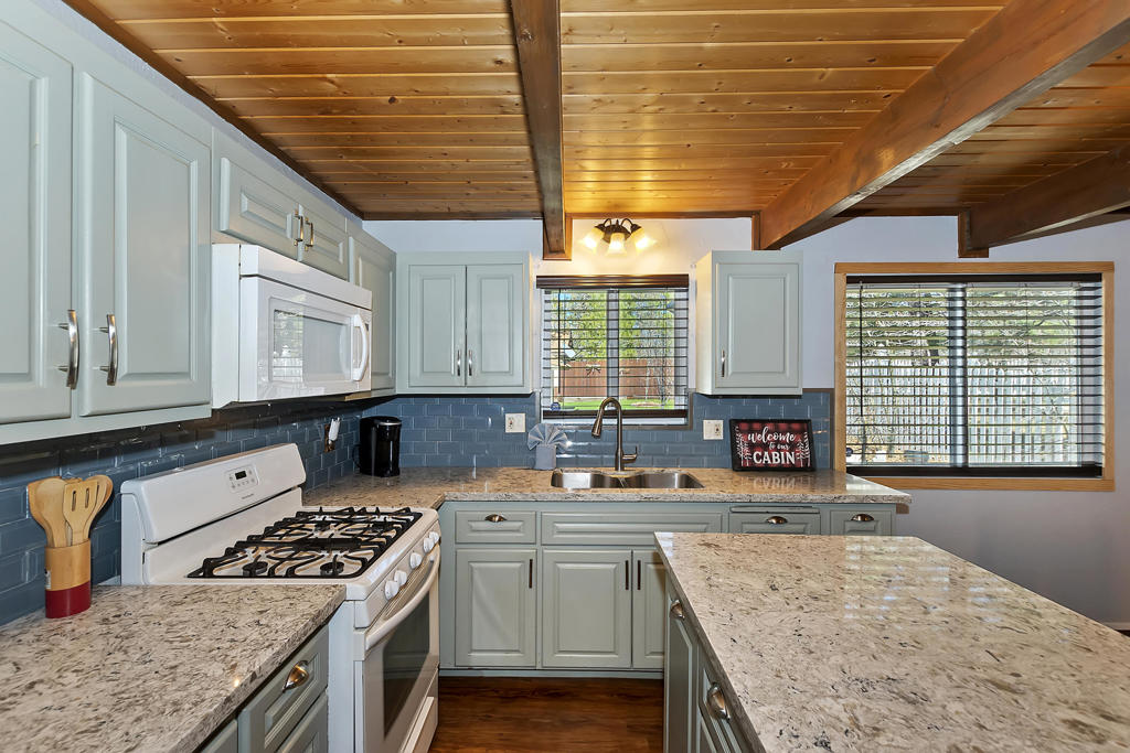 40138 Hillcrest Drive Property Photo 20
