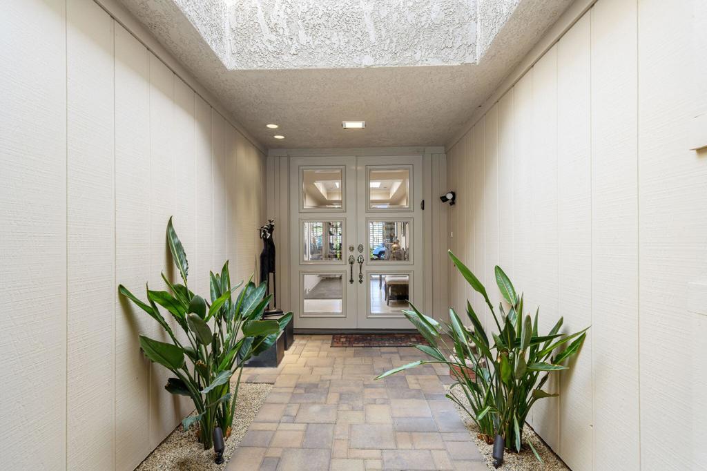 4 Rutgers Court Property Photo 7