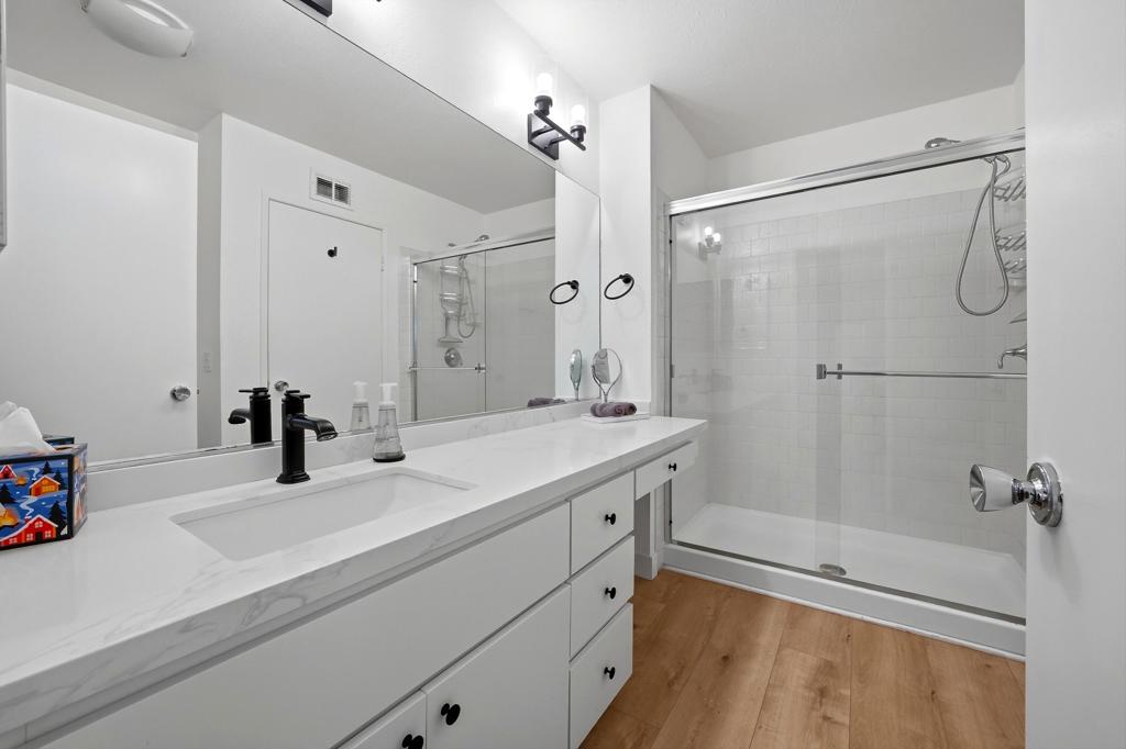54326 Oak Tree A122 Property Photo 17