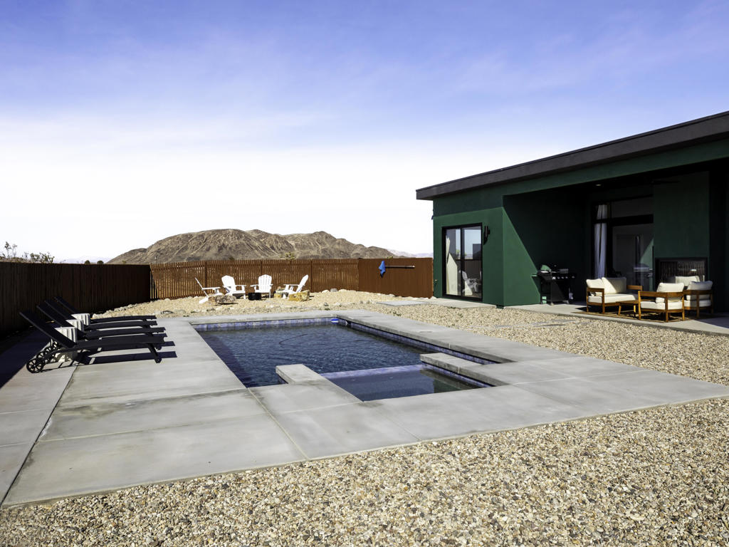 59130 Reche Road Property Photo 44