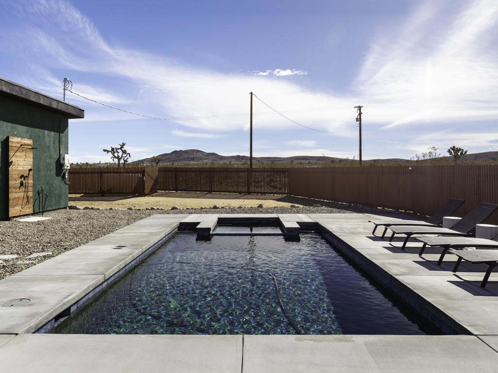 59130 Reche Road Property Photo 45