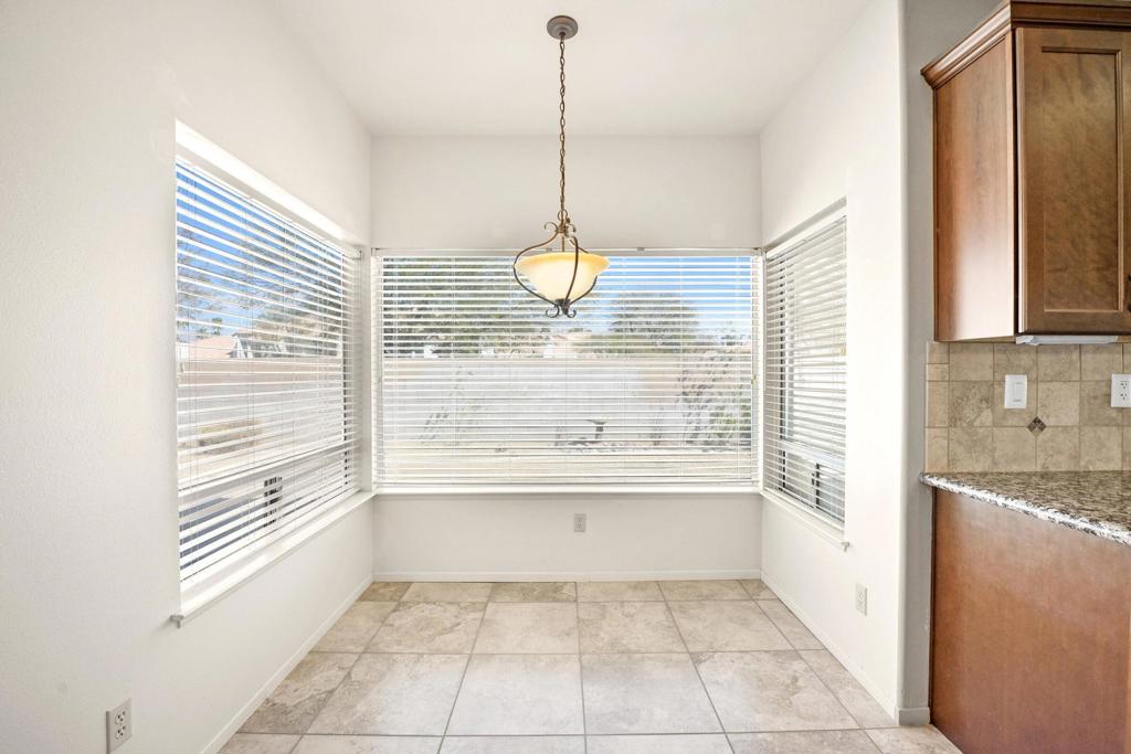 40180 Eastwood Lane Property Photo 6