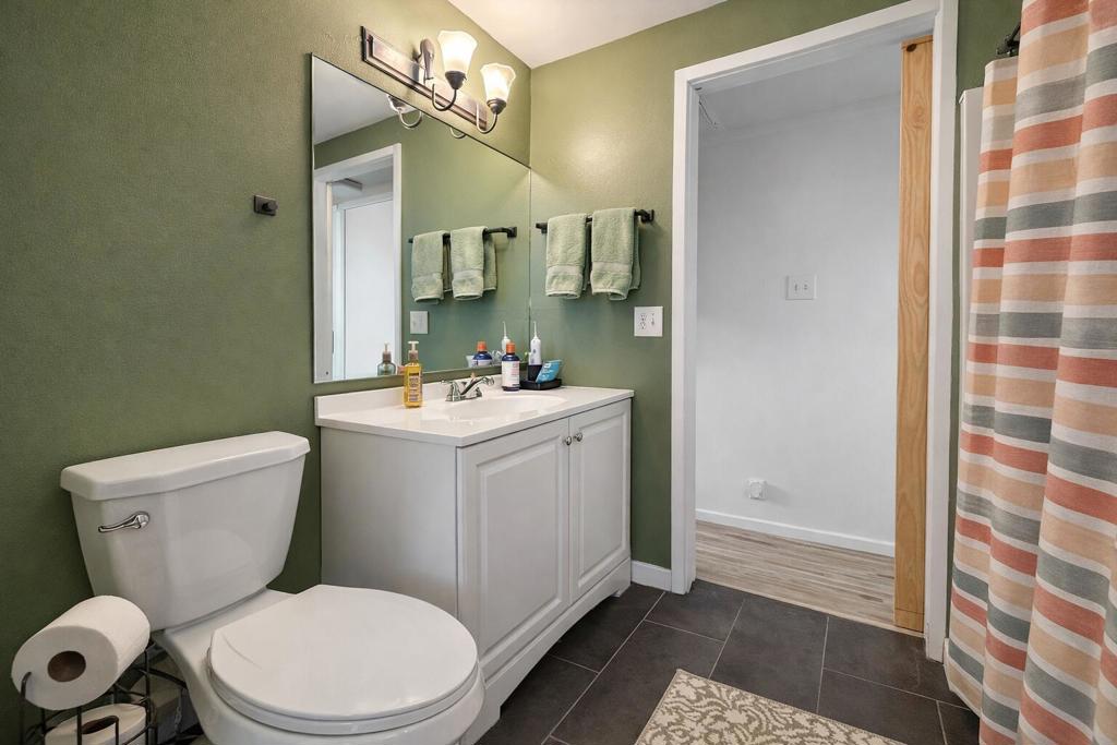 6117 Valley View Street 22 Property Photo 10