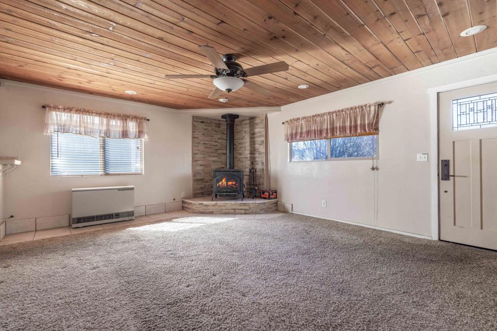 132 Angeles Boulevard Property Photo 4