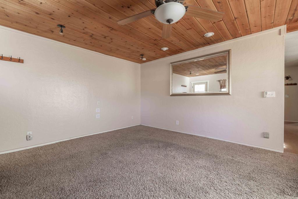 132 Angeles Boulevard Property Photo 6