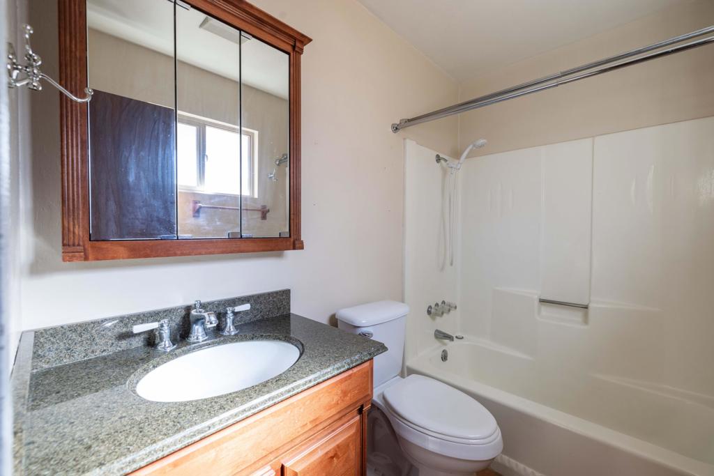 132 Angeles Boulevard Property Photo 11