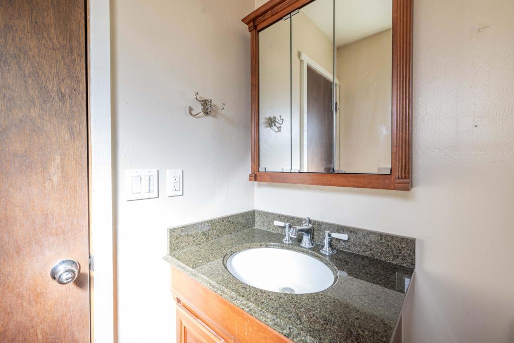 132 Angeles Boulevard Property Photo 12