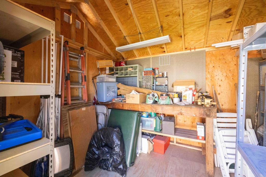 132 Angeles Boulevard Property Photo 23