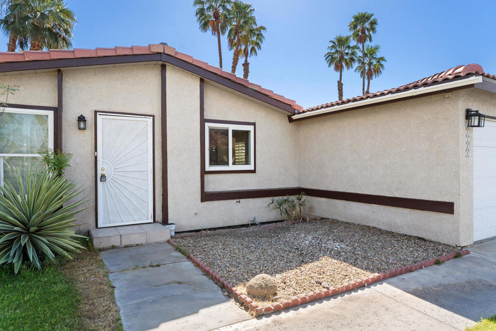 40560 Golden Way Property Photo 3