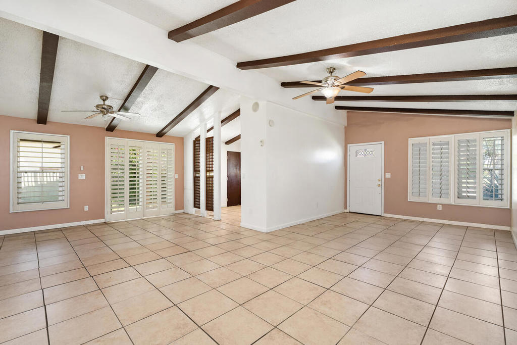 40560 Golden Way Property Photo 6