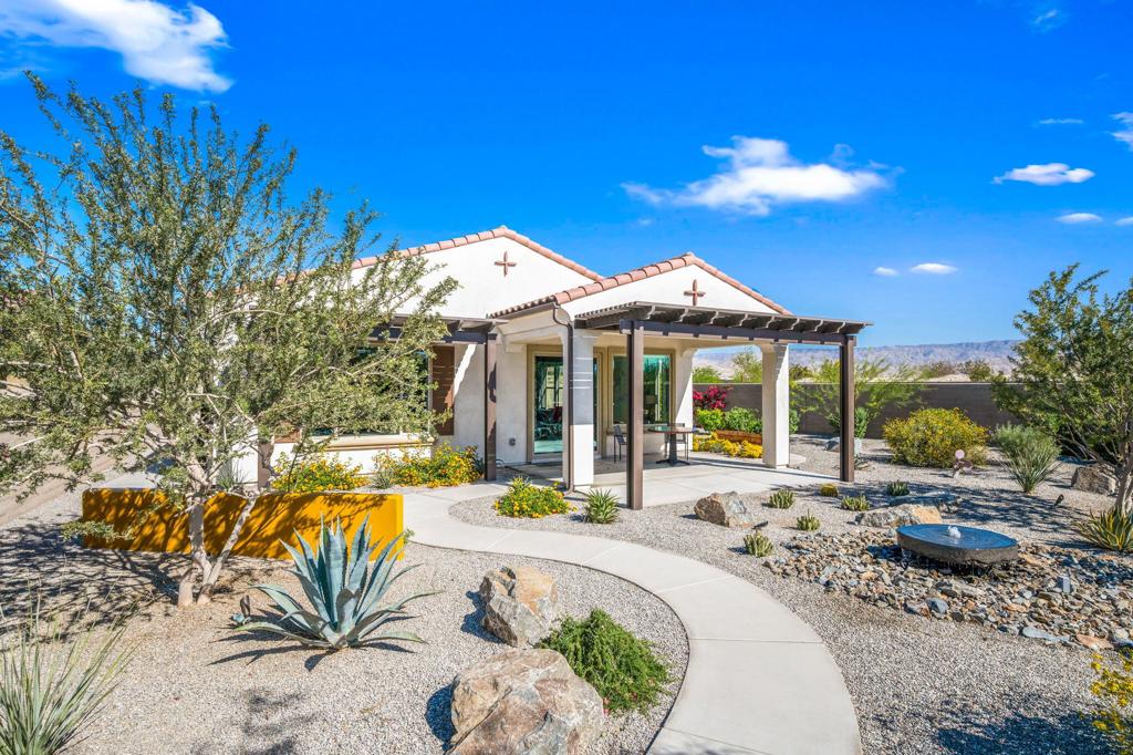 83 Cabernet Property Photo 1