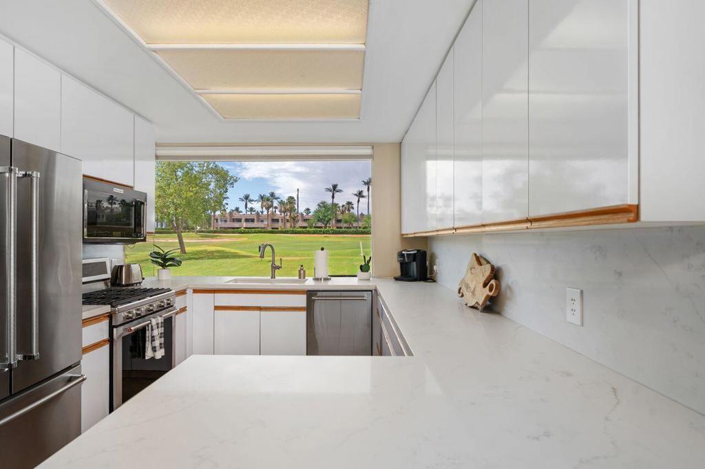 20 Pebble Beach Drive Property Photo 4