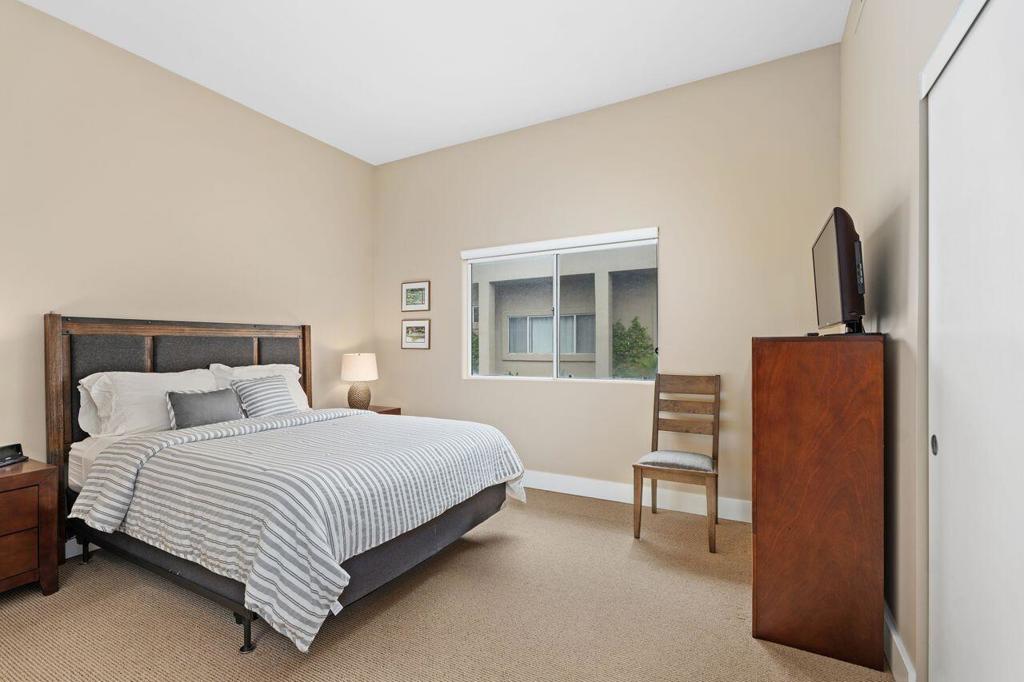 20 Pebble Beach Drive Property Photo 5