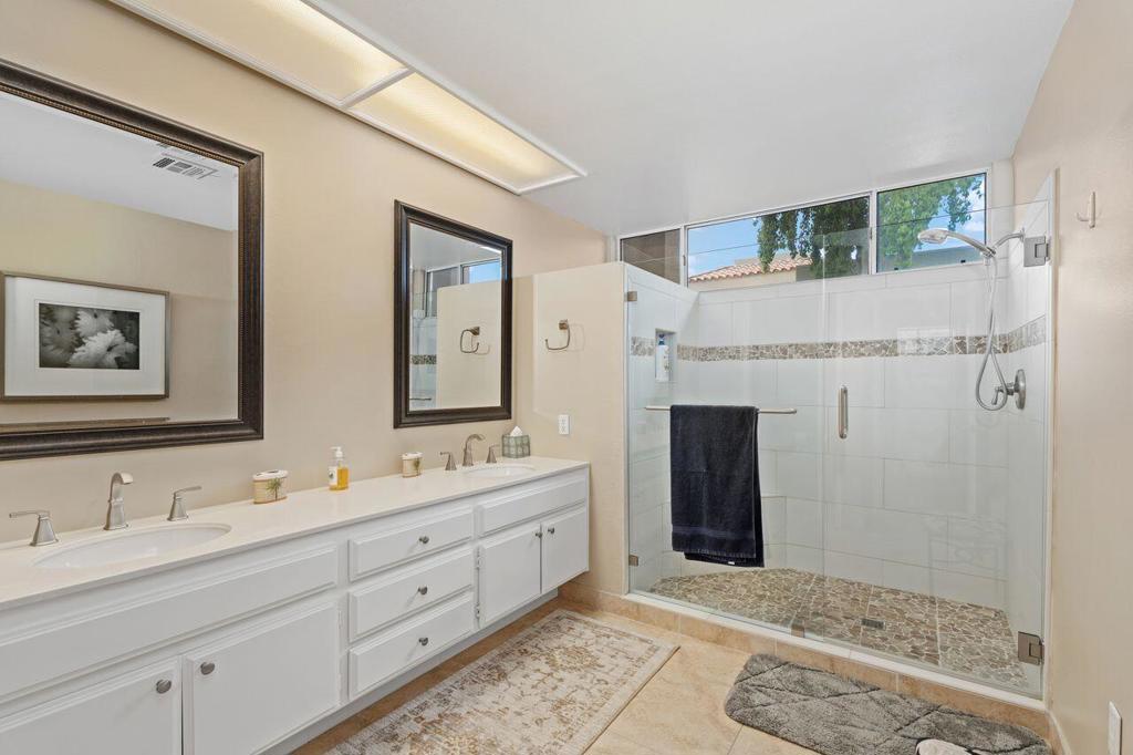 20 Pebble Beach Drive Property Photo 6