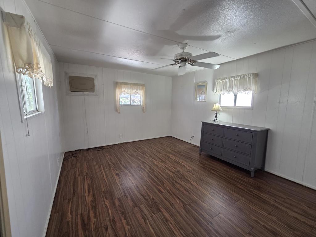 295 Butterfield Property Photo 6