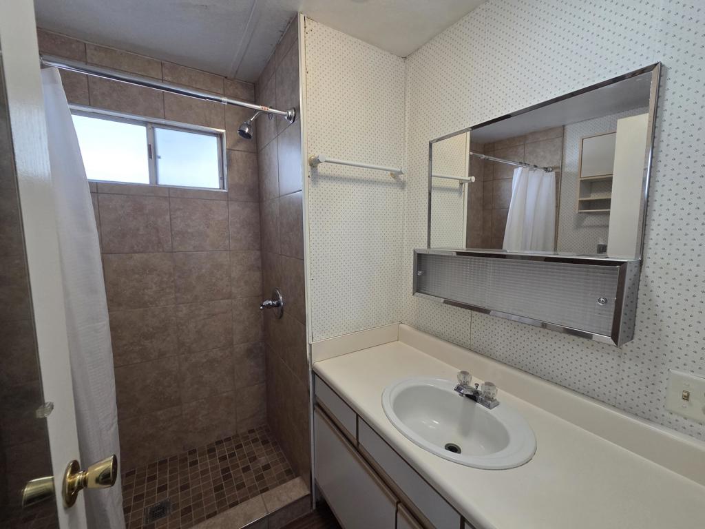 295 Butterfield Property Photo 7