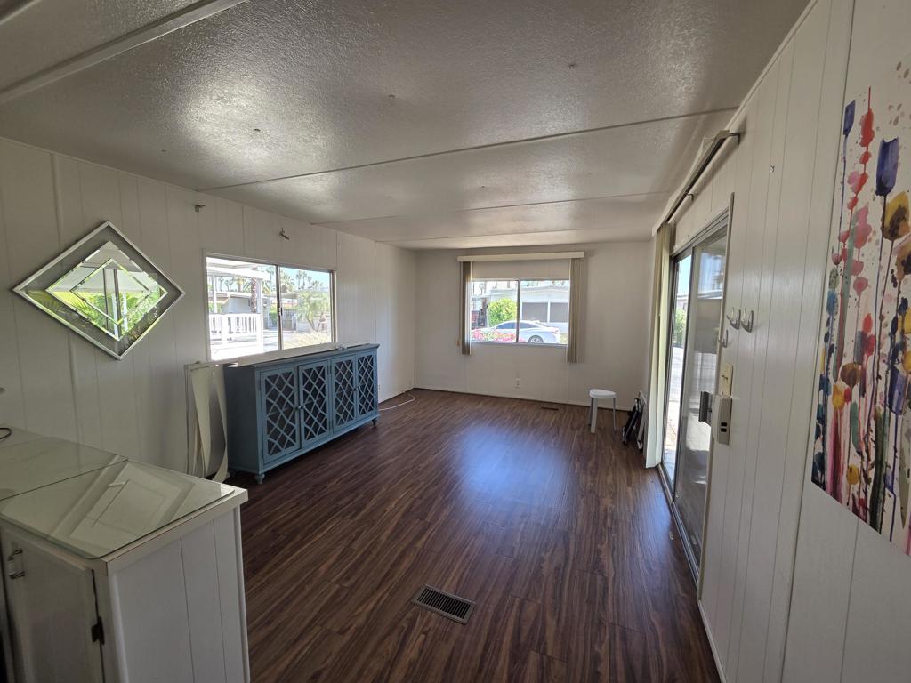 295 Butterfield Property Photo 9
