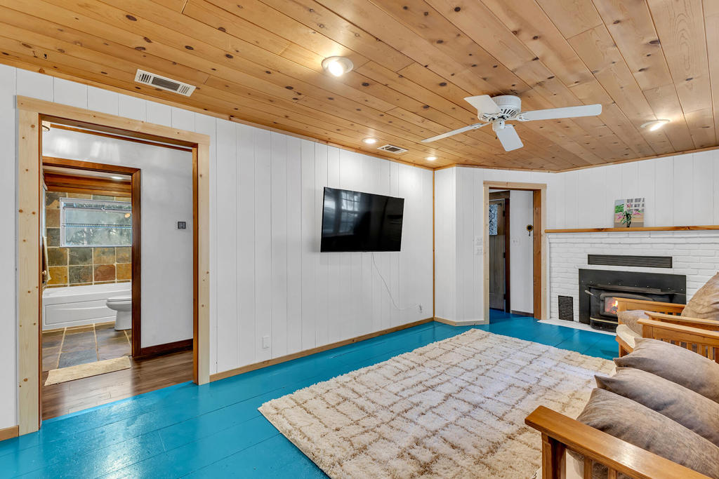24941 Pine Cove Road Property Photo 5