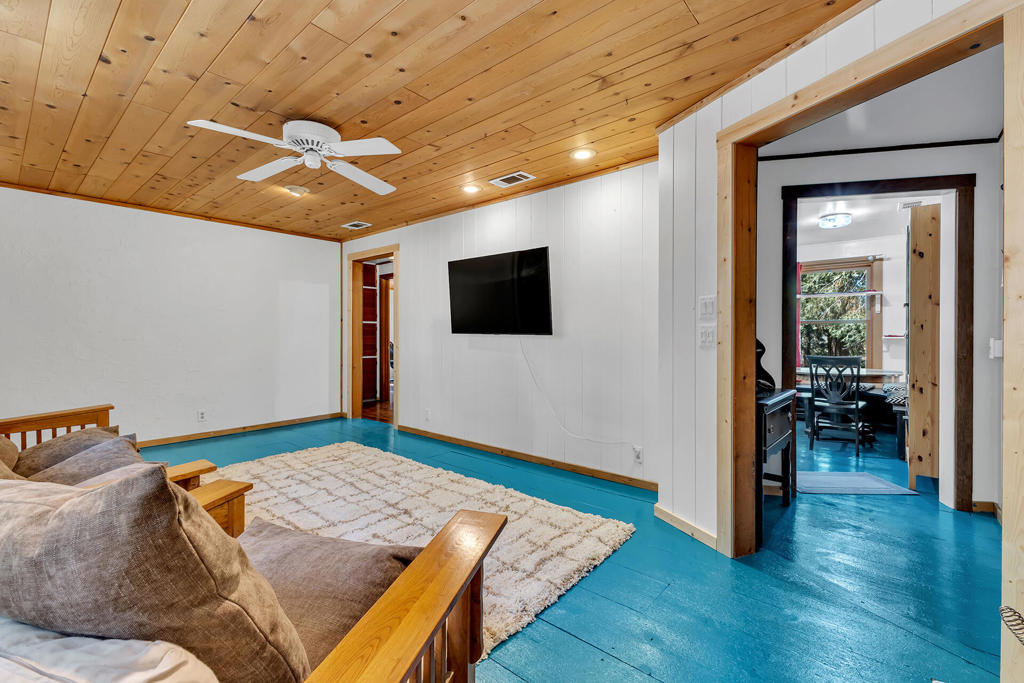 24941 Pine Cove Road Property Photo 9