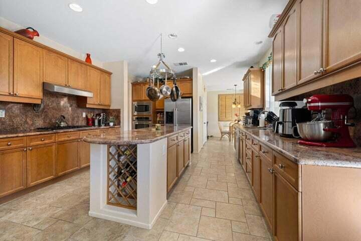 83399 Wagon Road Property Photo 5