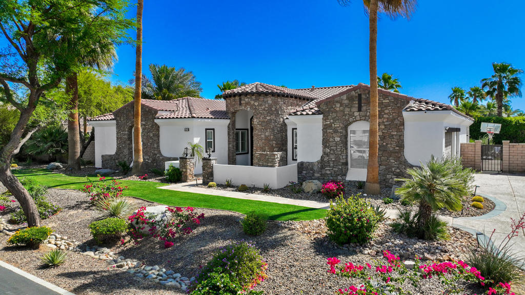 49374 Gila River Street Property Photo 4