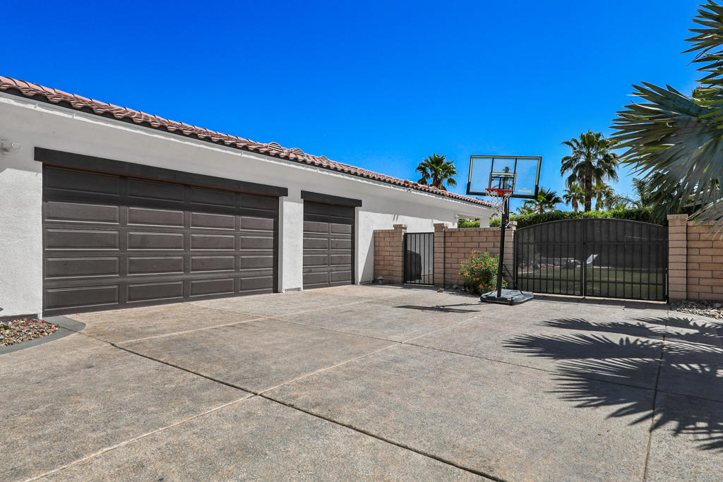 49374 Gila River Street Property Photo 5