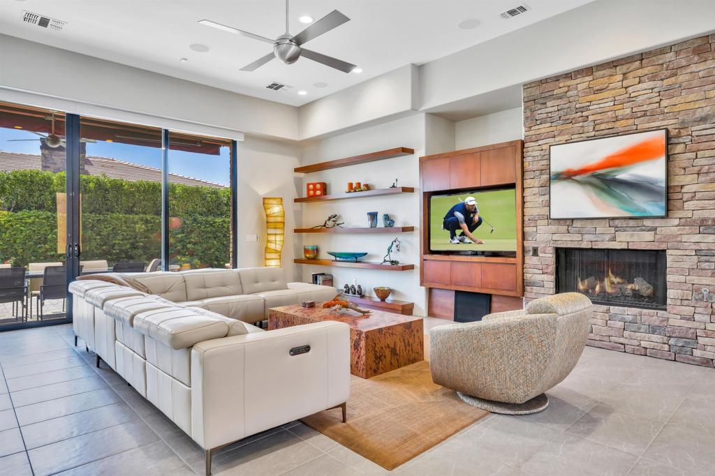 50305 Via Amante Property Photo 2
