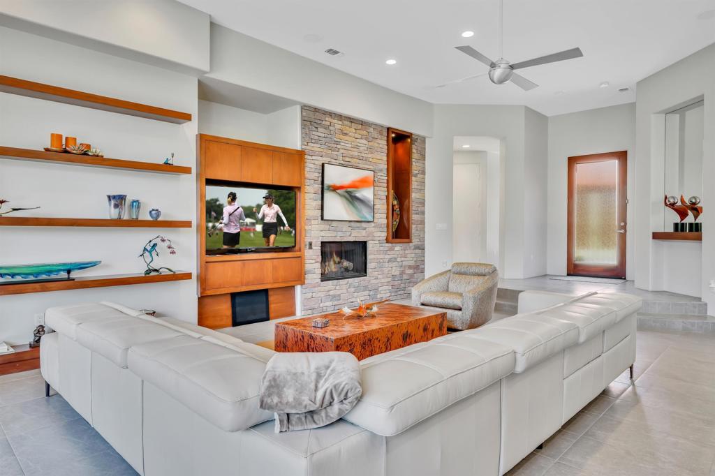 50305 Via Amante Property Photo 3