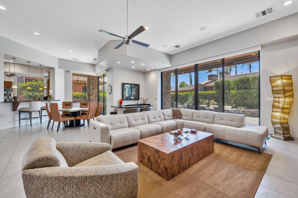50305 Via Amante Property Photo 5