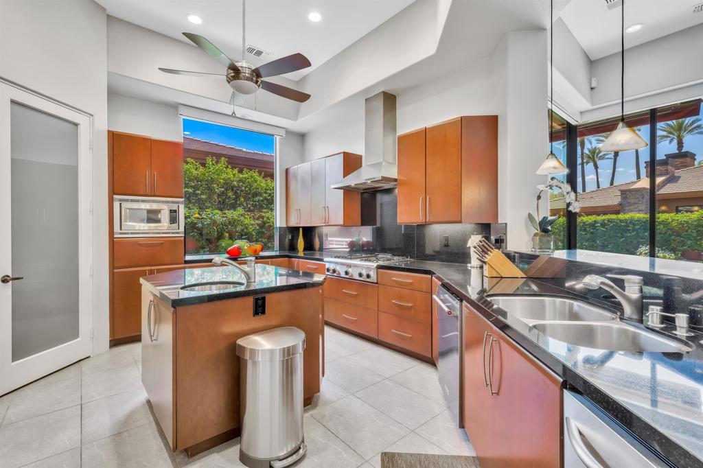 50305 Via Amante Property Photo 7