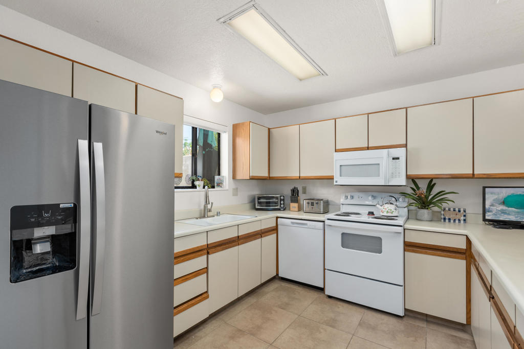 150 Willow Lake Drive Property Photo 4
