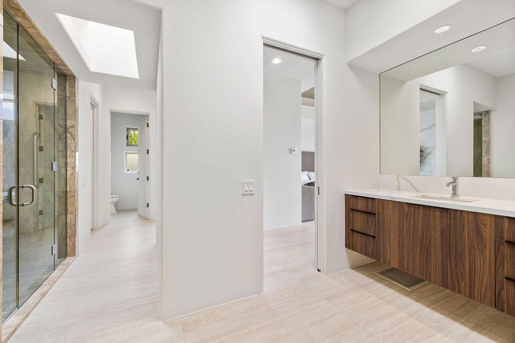 148 Menil Place Property Photo 16