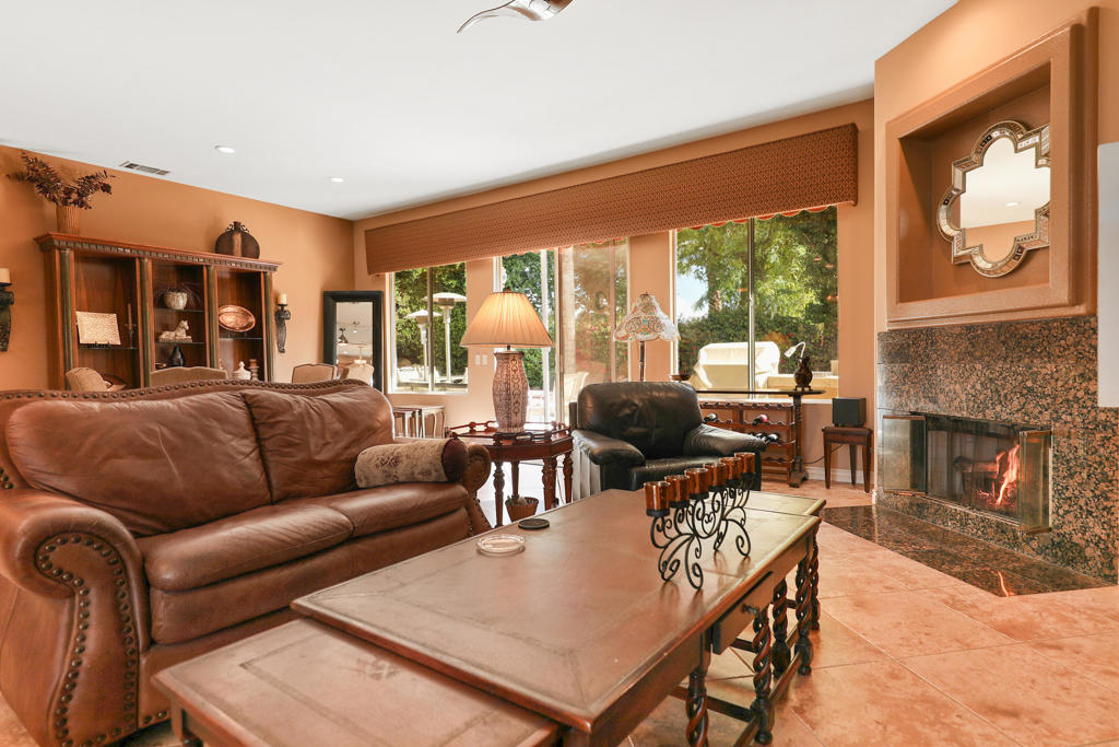 45002 Aztec Drive Property Photo 9