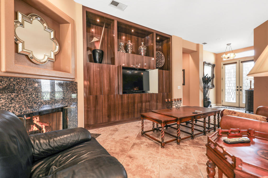 45002 Aztec Drive Property Photo 10